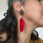 boucle-d’oreille-plume-naturelle-coeur-rouge-amour-2